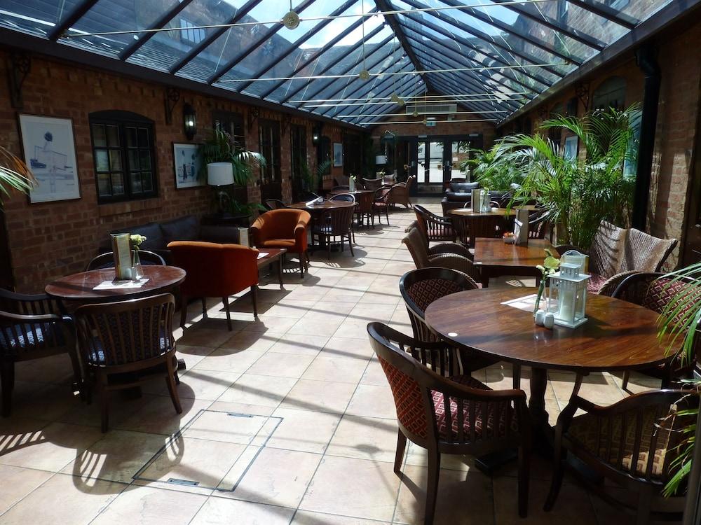 The Atherstone Red Lion Hotel Extérieur photo